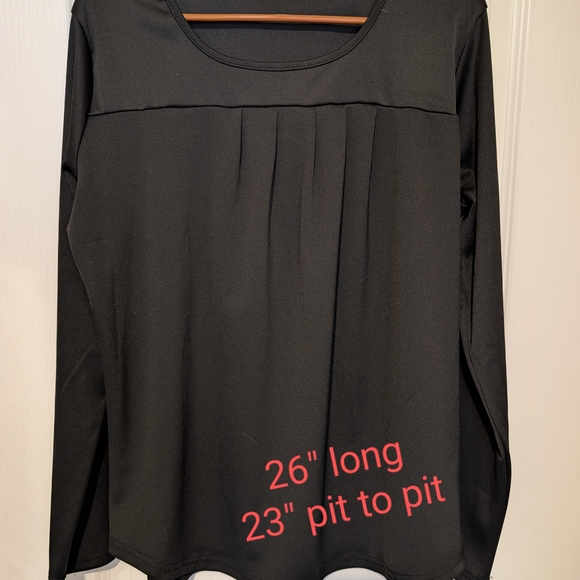 Tops - 🍄 Chic Black Long Sleeve Women's Top